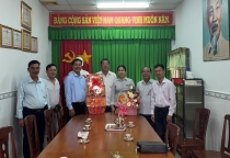 Thắm thiết tình cảm trong chuyến thăm và chúc Tết của Chi hội Nam Y Sóc Trăng đến các cơ quan lãnh đạo tỉnh Thắm thiết tình cảm trong chuyến thăm và chúc Tết của Chi hội Nam Y Sóc Trăng đến các cơ quan lãnh đạo tỉnh