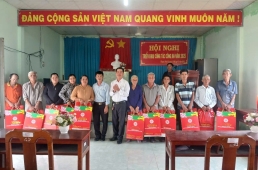 Chi Hội Nam Y Sóc Trăng Tổ Chức Chương Trình “Tết Yêu Thương” Trao Quà Cho Cựu Chiến Binh